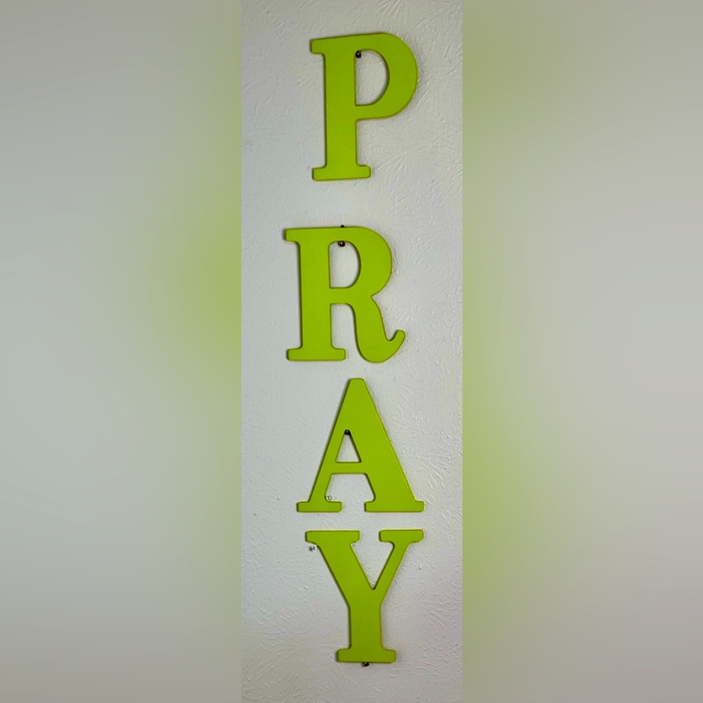 8” Key Lime PRAY Motivational Wall Decor